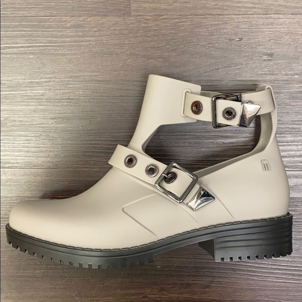 Melissa Antares Bootie